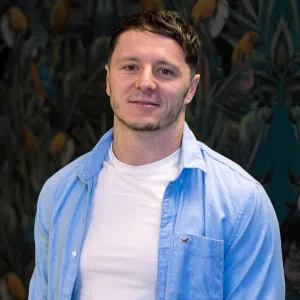 Head and shoulders Ash Beardsall